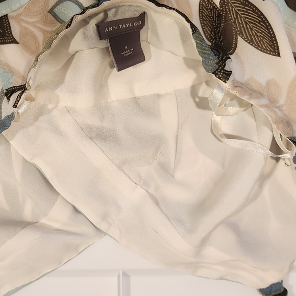 Ann Taylor Floral Halter Top with Blue and Green Accents 100% Silk Sz 8 - Picture 4 of 9